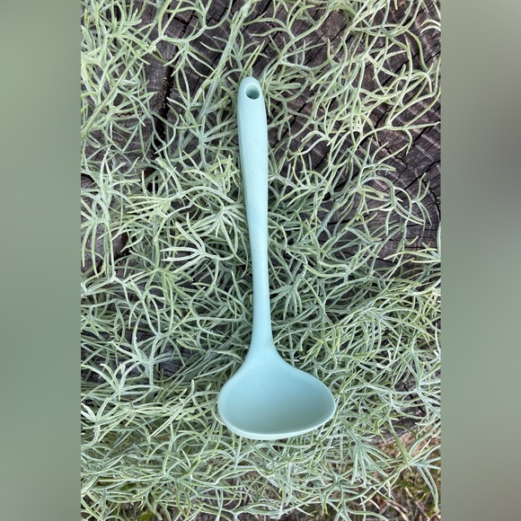 Silicone Soup Ladle - Picture 4 of 5